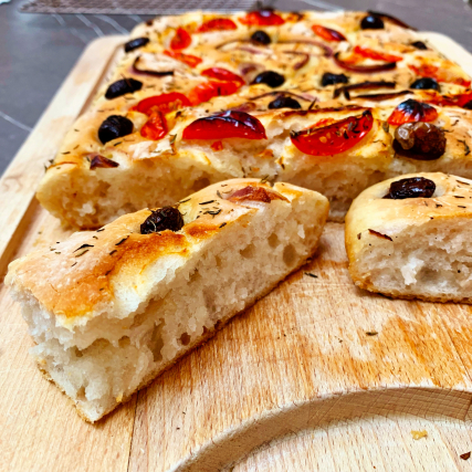 luftigt og sprødt glutenfri focaccia brød